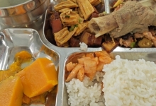 靠漏洞骗过外卖平台 无业男子两年吃了超1000次霸王餐